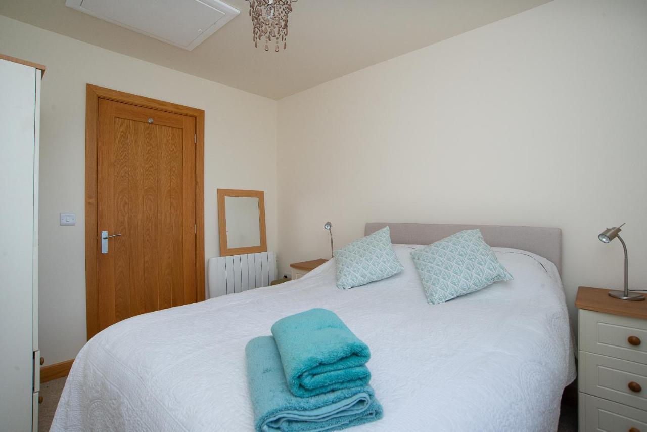 Finest Retreats - Sea Views Cottage Престатин Экстерьер фото
